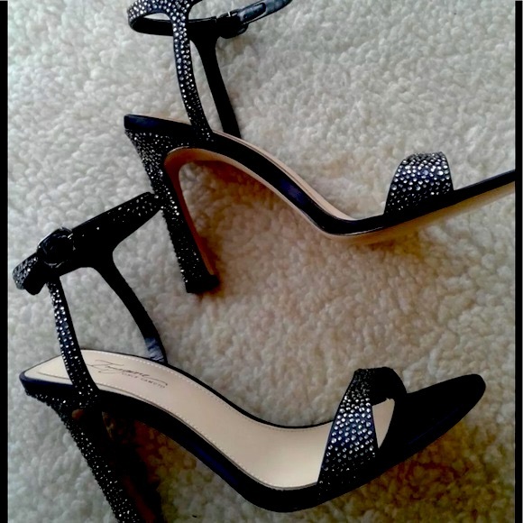 VINCE CAMUTO IMAGINE RHINESTONE STUDDED HIGH HEELS - Picture 12 of 15